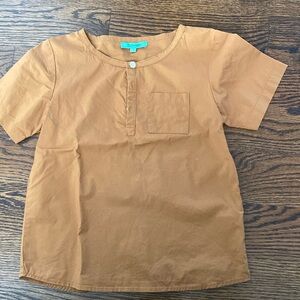 Boys dress shirt size 7 
Short sleeves